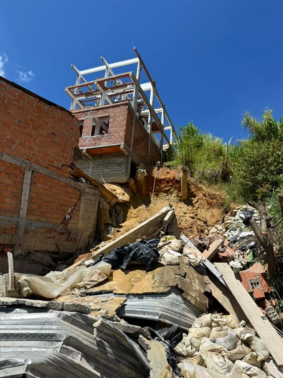 otras tres resultaron afectadas 14 DAGRD EMERGENCIA 1