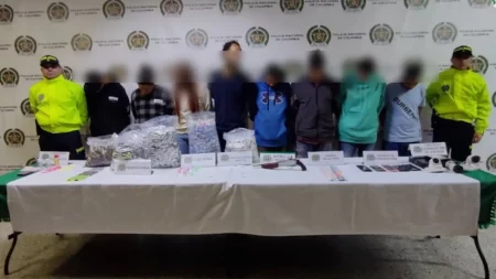 Encarcelan a ocho presuntos vendedores de estupefacientes junto a colegios en Copacabana