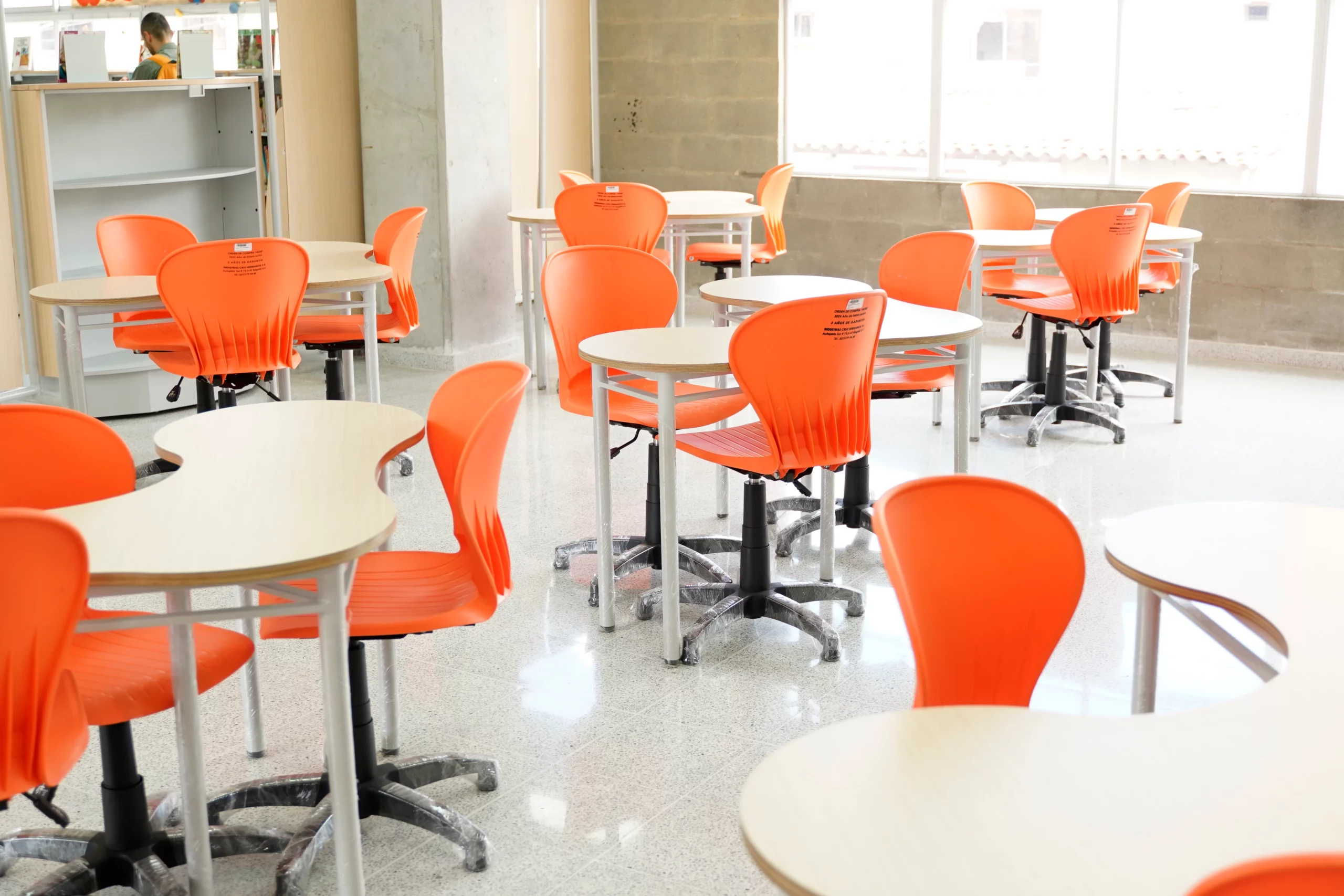 Bello fortalece sus instituciones educativas con dotación histórica 4 Fotos dotación escolar (4)