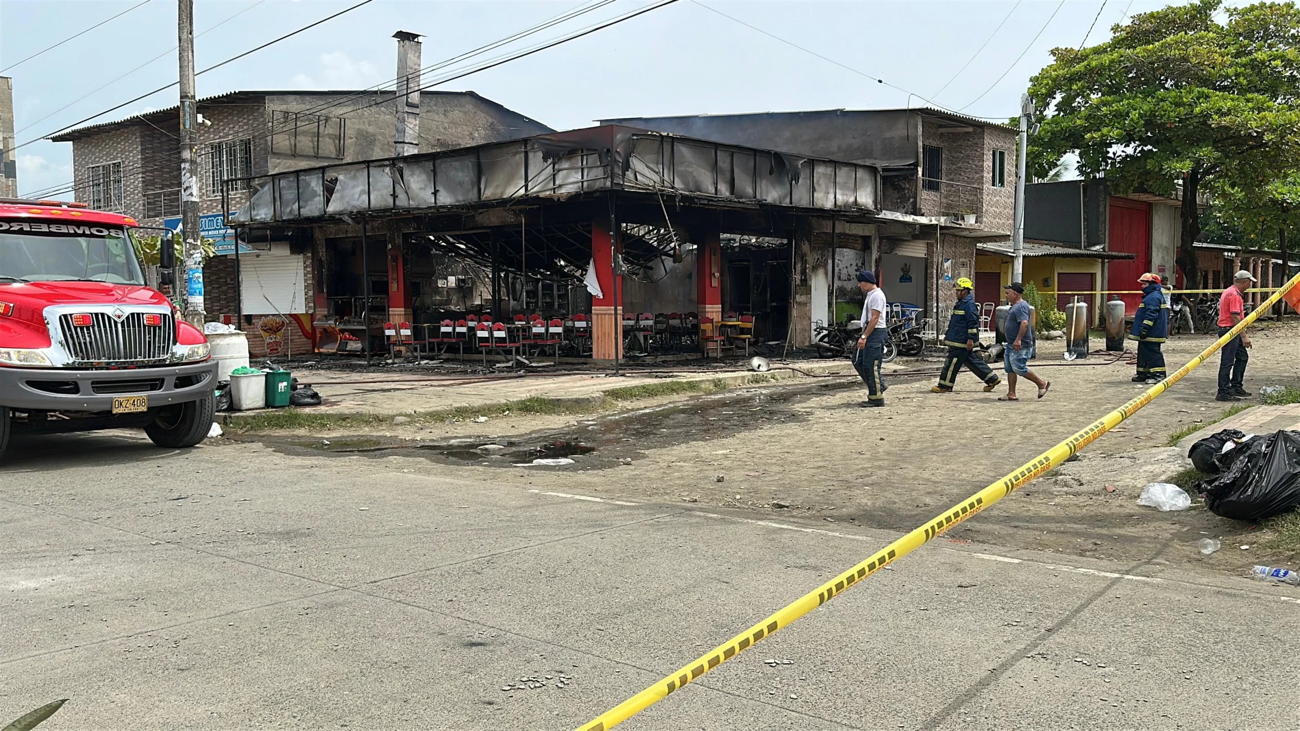 Fotos| Explosión de pipeta de gas destruyó un restaurante en Turbo: las pérdidas oscilan entre $200 y $300 millones 3 Incendio Turbo 5 scaled