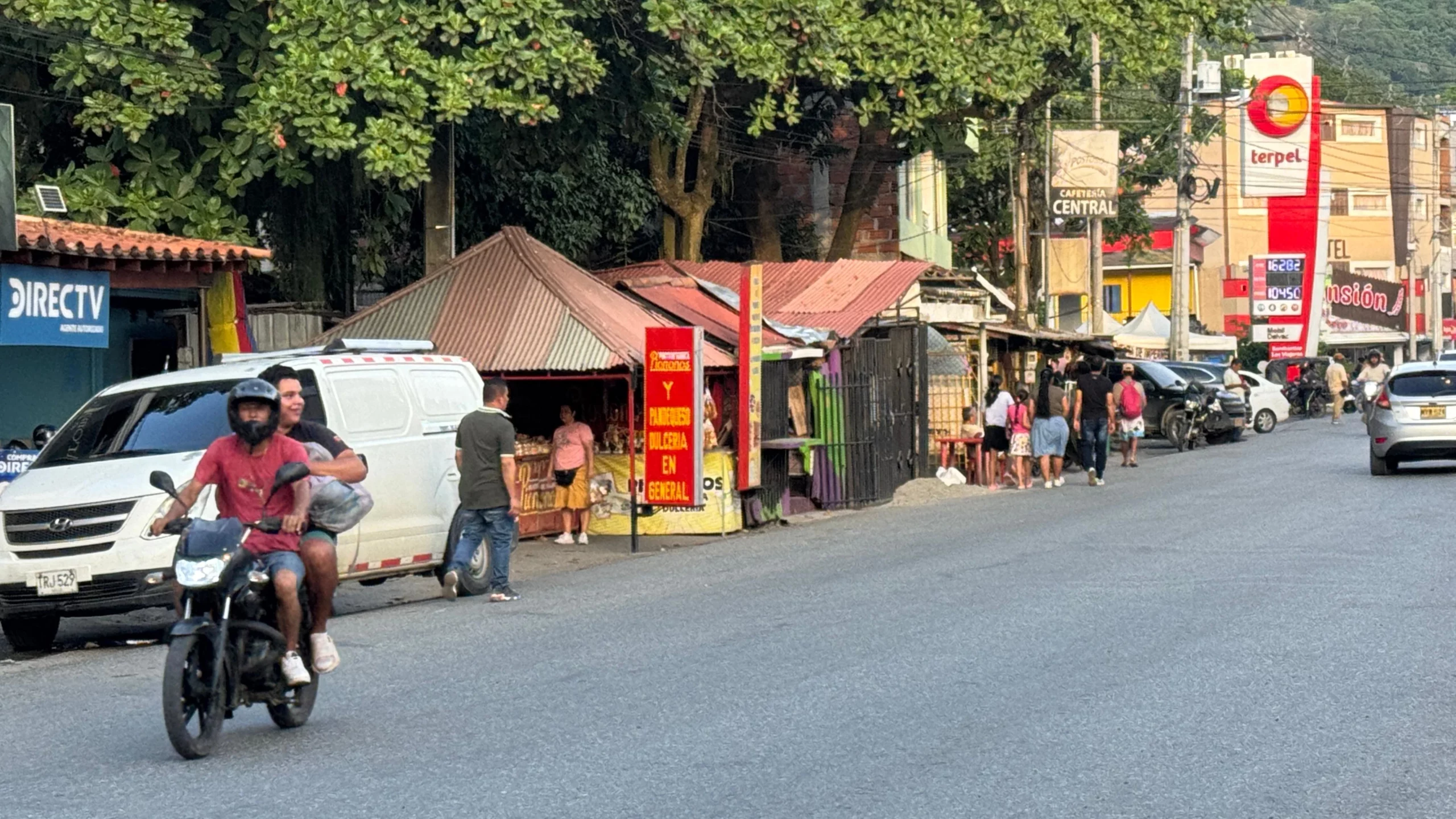 Comerciantes de Avenida 30 en La Pintada deberán despejar la vía por orden judicial, ¿qué pasará con sus negocios? 1 La Pintada 2 1 scaled