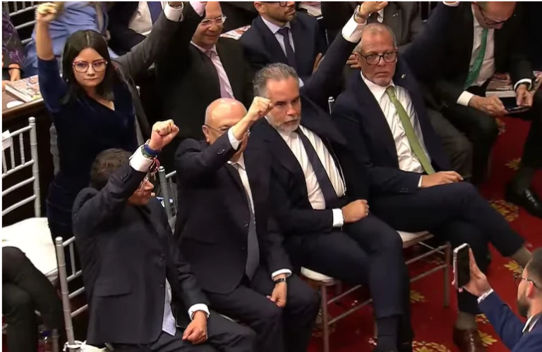 oposición le cantó la tabla a Petro en el Congreso 1 Mano-Petro