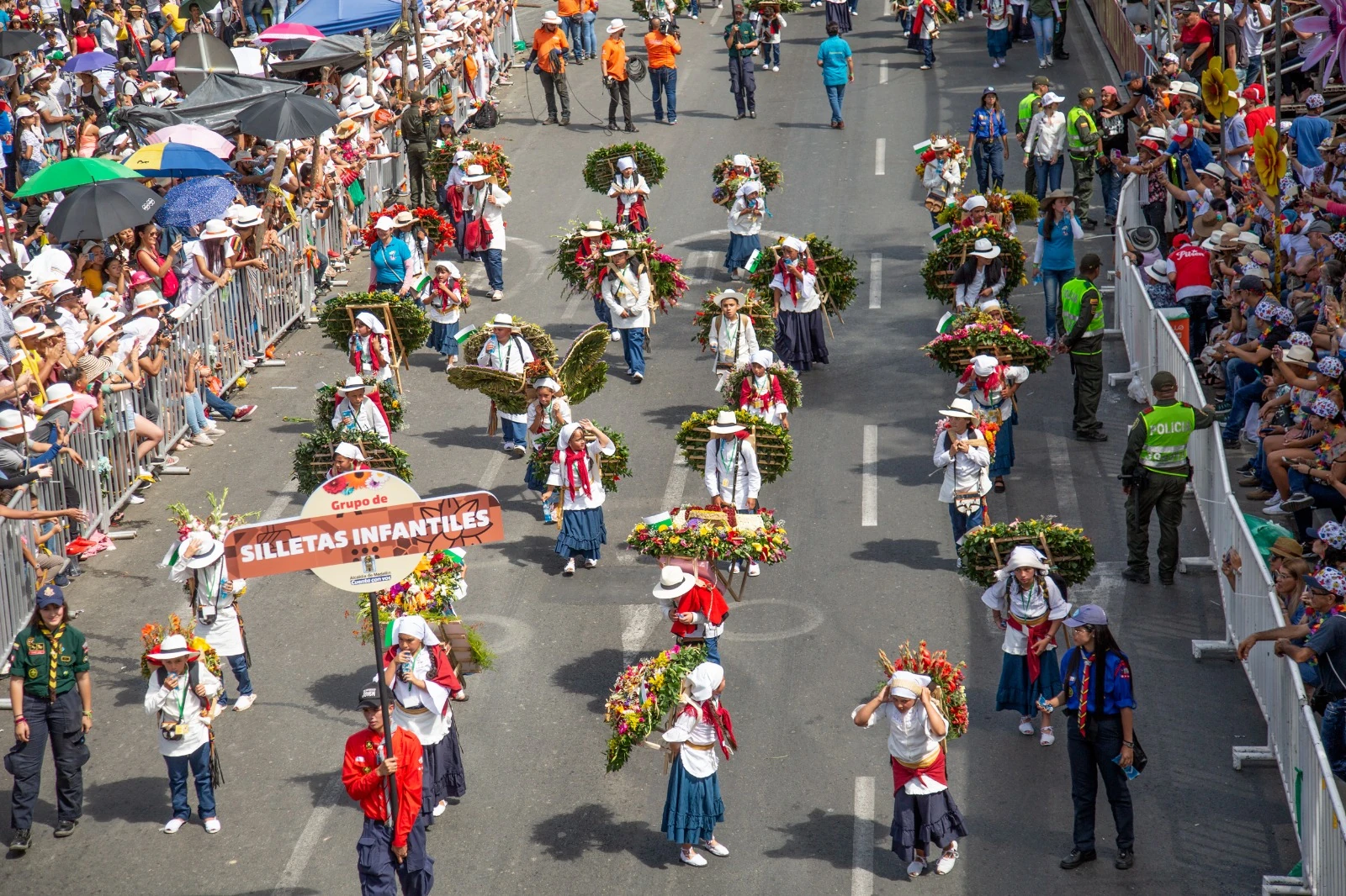 Conozca cómo participar en el sorteo para acceso gratuito a graderías para los desfiles de la Feria de las Flores 1 Sorteo graderias feria de flores 2