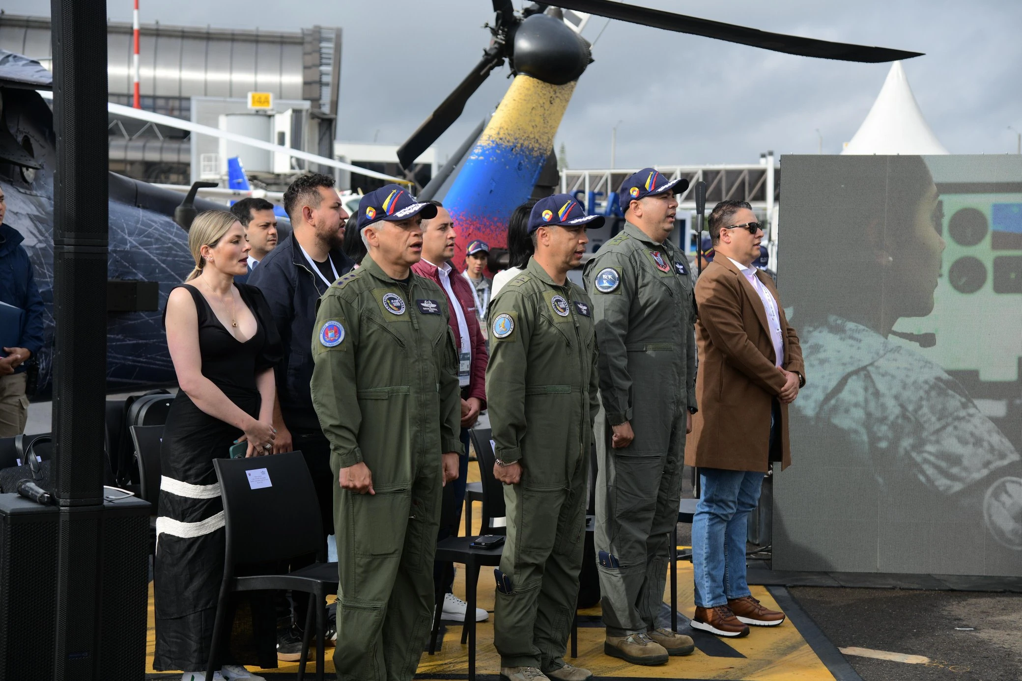 Gobierno anuncia la compra de helicópteros Firehawk para atender emergencias e incendios forestales 2 UNGRD 2