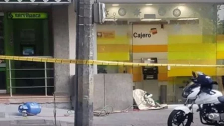 Cayó banda extranjera tras estallar cajero y robar $122 millones en Copacabana