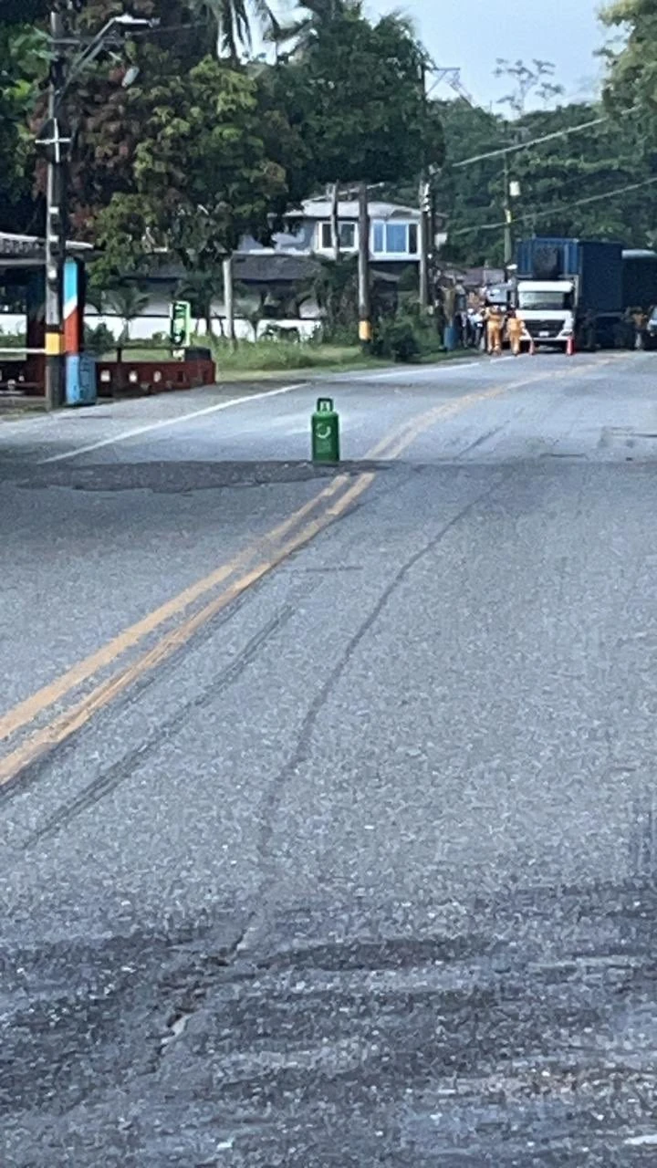 ¡Pilas! La vía Medellín-Costa Atlántica tiene cierre total tras ataque a un bus en Valdivia 1 cilindro-Valdivia