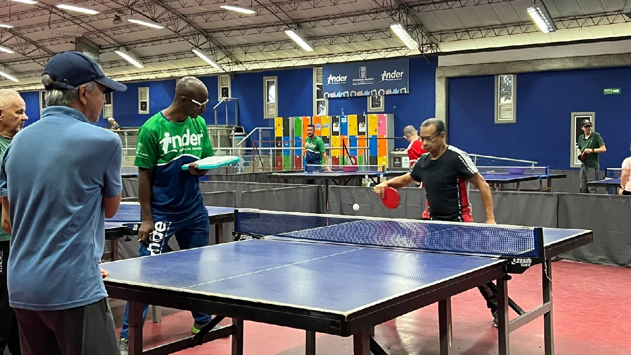 Medellín lleva la experiencia a escena: 100 adultos mayores competirán en los Juegos Nacionales e Internacionales 2 delegacion-medellin-adultos-mayores-juegos-nacional-internacionales1