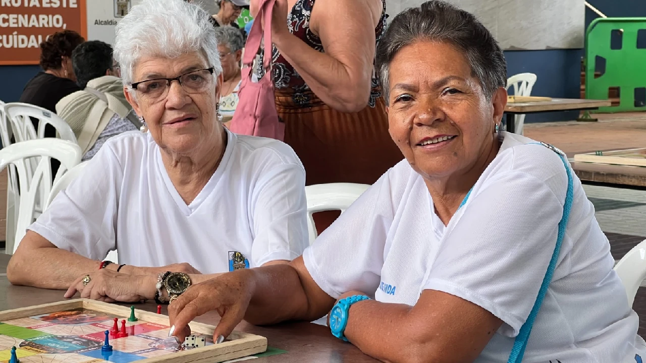 Medellín lleva la experiencia a escena: 100 adultos mayores competirán en los Juegos Nacionales e Internacionales 3 delegacion-medellin-adultos-mayores-juegos-nacional-internacionales3