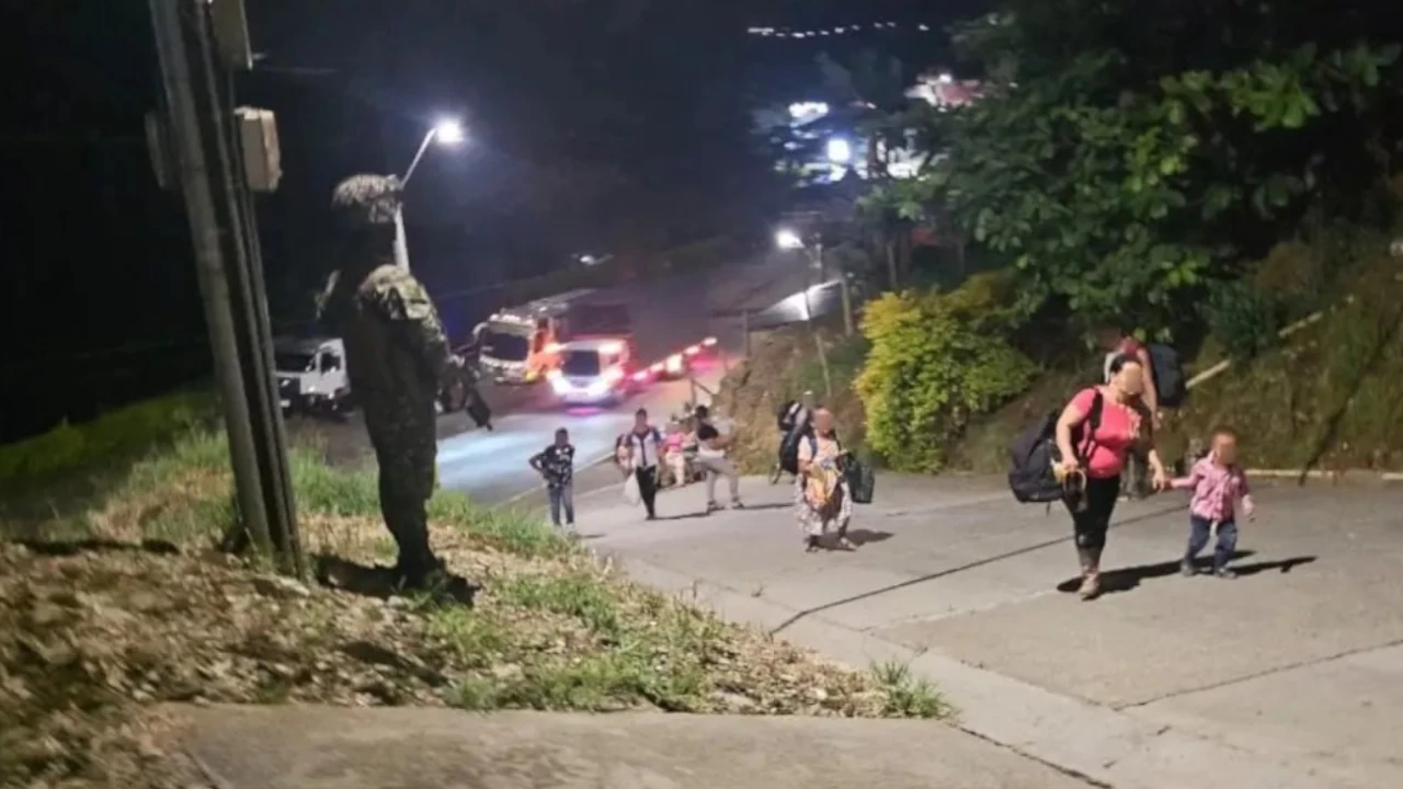 ¡Lamentable! Un líder comunal fue asesinado en medio de la crisis de orden público en Valdivia 1 familias-desplazadas-Valdivia