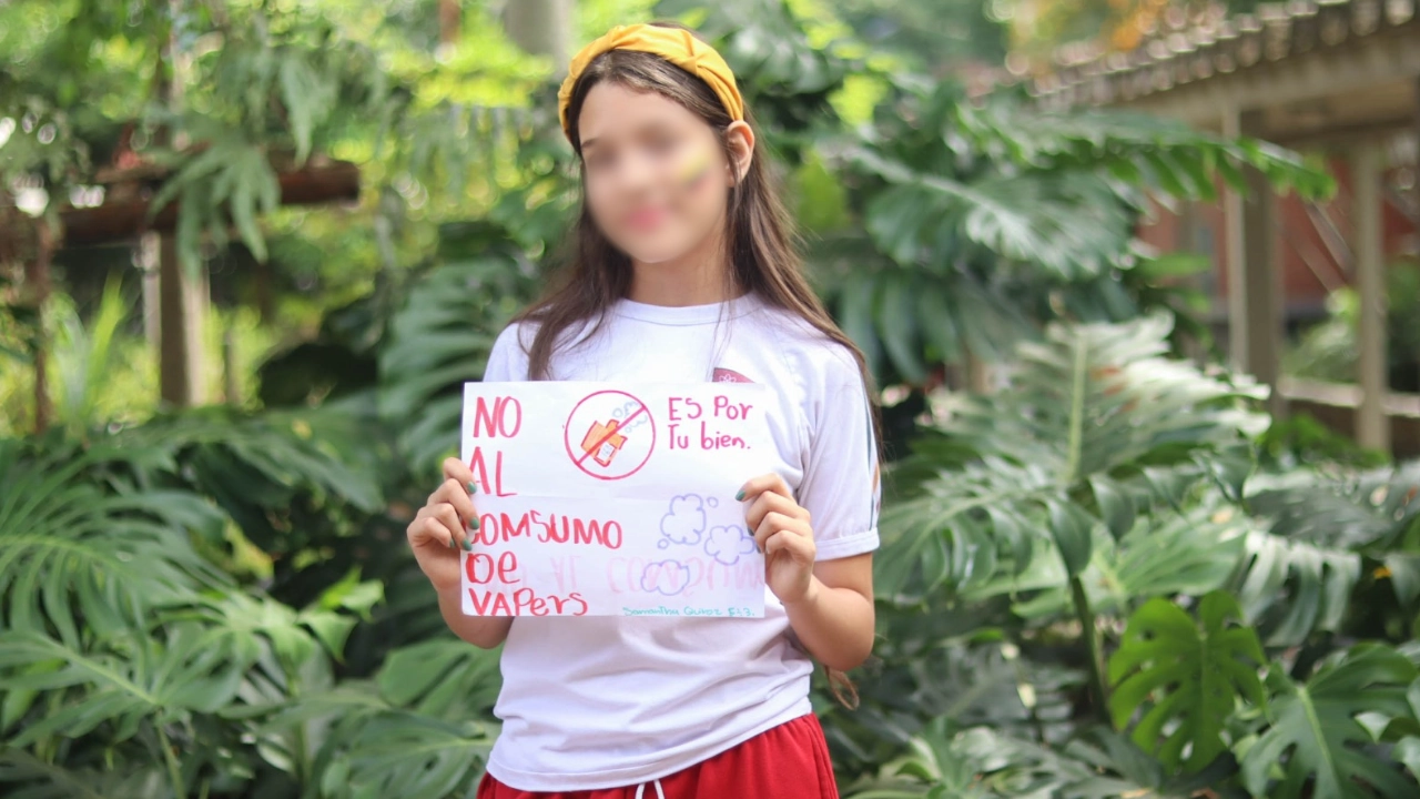 ¡Vapear es muy peligroso! Alcaldía y los colegios de Medellín promueven espacios libres de humo y más saludables 1 fumancharias