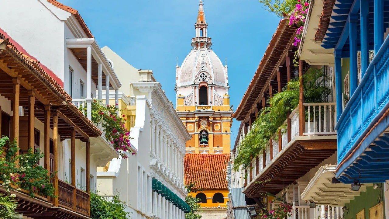 Turismo al alza: Colombia recibió 1,9 millones de visitantes extranjeros en los 5 primeros meses del 2025 1 incremento-turistas-visitan-colombia-primero-meses