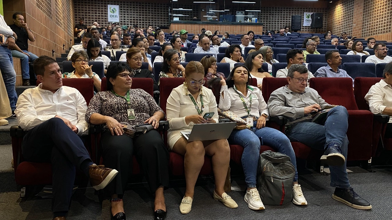 proyecto que busca impactar a más de 100 municipios de Antioquia 1 junta-2