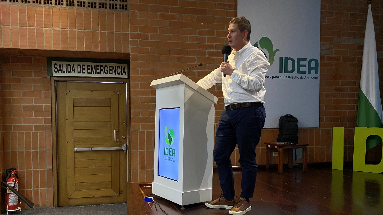 proyecto que busca impactar a más de 100 municipios de Antioquia 2 junta-3