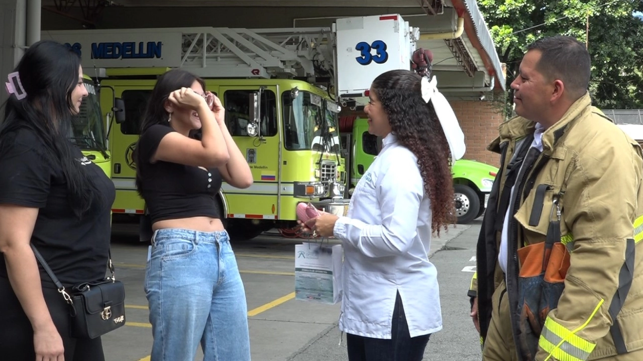  el bombero y la optómetra que regalan visión de esperanza 