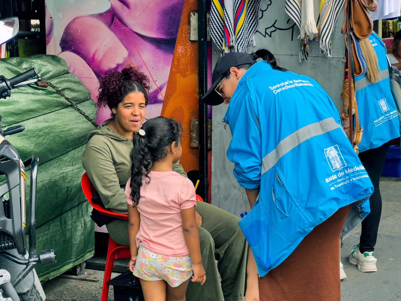 ¡Qué alivio! En el primer semestre de 2025, 338 personas reportadas como desaparecidas han sido encontradas con vida 1 personas desaparecidas Medellin 1