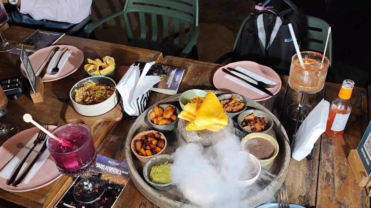 ¡Qué delicia! Llega por primera vez a Provenza un recorrido gastronómico por los gastrobares más emblemáticos de la zona 2 restaurante-2