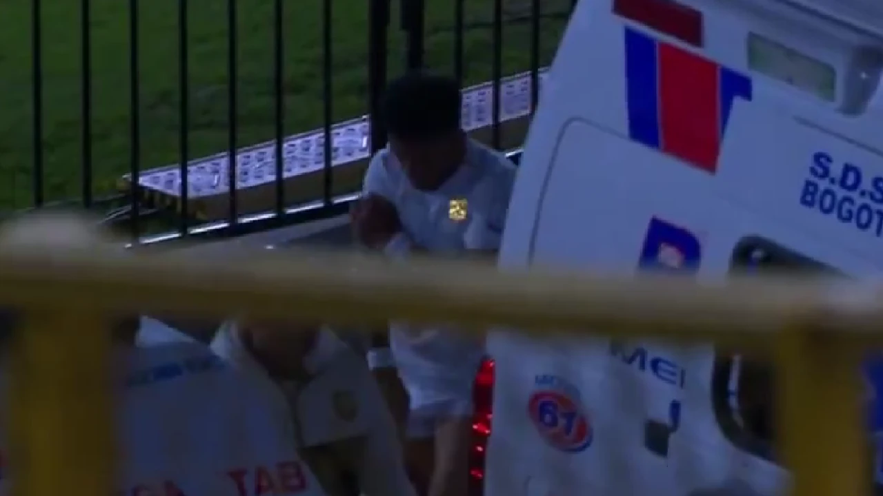 Wilson Morelo se encuentra estable luego de la urticaria alérgica que lo hizo abandonar el Estadio en ambulancia 2 situacion-wilson-morelos-tras-salir-partido-laequidad-ambulancia3